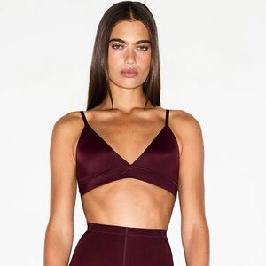 NikeSKIMS Shine Triangle Bra XL Currant Red Nike x SKIMS